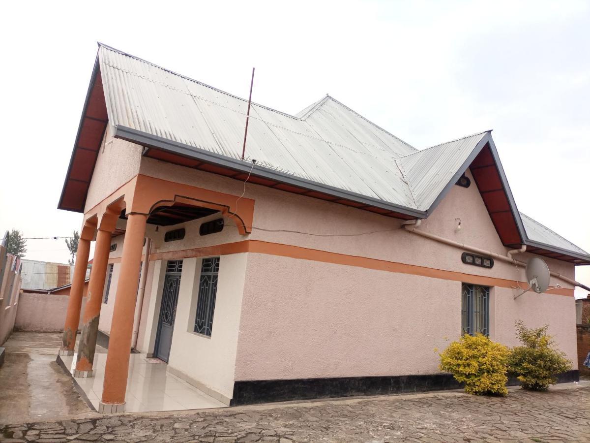 Randa'S House I Homestay Ruhengeri Esterno foto